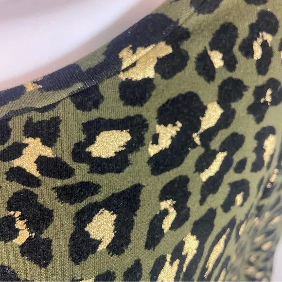 Chico's Sz 2 Metallic Gold Leopard Print Short Sleeve T Shirt Tee Top Blouse L - Picture 8 of 11